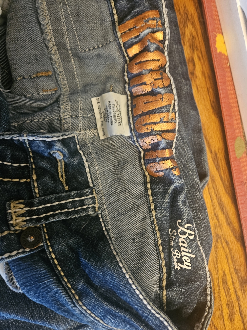 Hydraulic Women’s Straight Leg Jeans in Dark Blue with Copper Accent